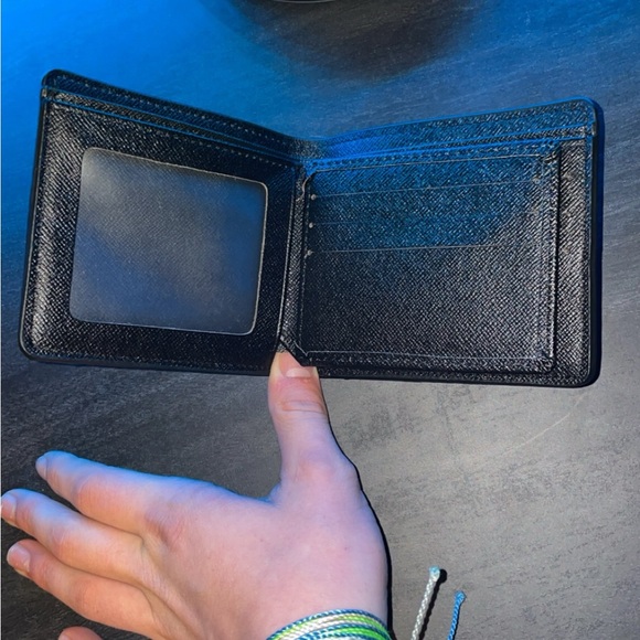 AUTHENTIC LOUIS VUITTON BLACK WALLET -copy - Picture 5 of 7